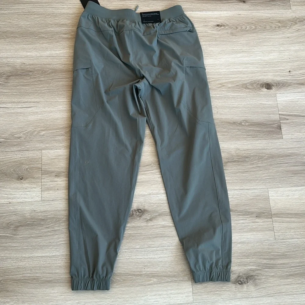 Lululemon Zeroed In Classic-Fit Cargo Jogger Regular color grey sage